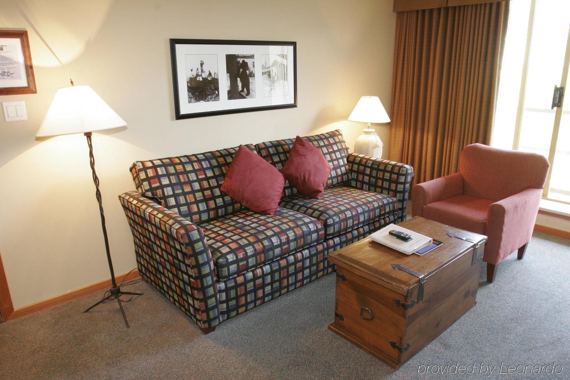 Cascade Lodge Whistler Room photo